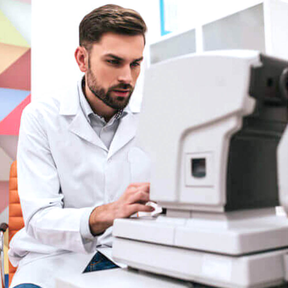 optometrist in Livonia
